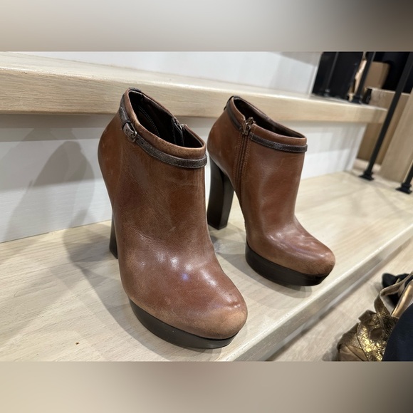 GUESS Boots (Size: 8) - Picture 2 of 5